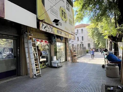 Local en Venta 43 años