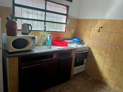 Casa 3 ambientes con 1 baño