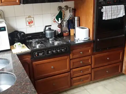 Casa en Venta con 2 cocheras