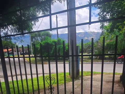 Casa en Venta con 3 cocheras