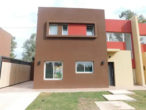 Casa en Venta en Alvarez Del Bosque, USD 160.000
