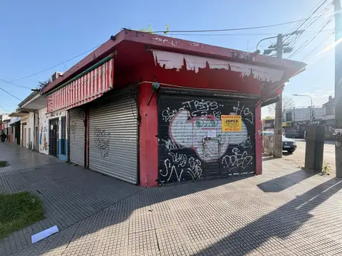 EXCELENTE LOCAL COMERCIAL EN ALQUILER EN UNA ESQUINA CENTRICA DE BOULOGNE- AMPLIA VIDRIERA