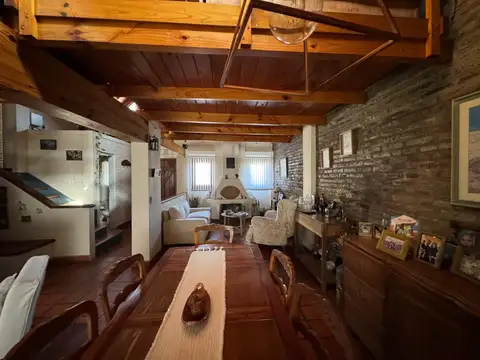 Casa 6 ambientes con 3 baños