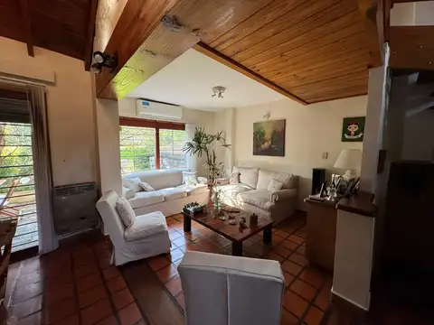 Casa en Venta con 4 cocheras