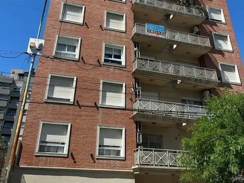 MORÓN CENTRO | 3 AMB. + 2 BAÑOS + COCHERA + BALCÓN | APTO CRÉDITO