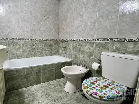 Departamento en Alquiler con 1 cocheras