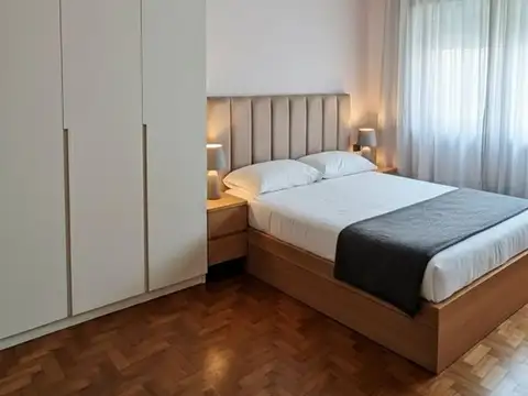 Venta Casa 5 Ambientes - Amplio Jardin - Adrogue