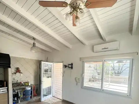 Casa en Alquiler con 1 cochera