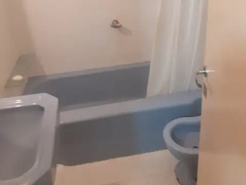 Depto Tipo Casa en Alquiler de 4 ambientes
