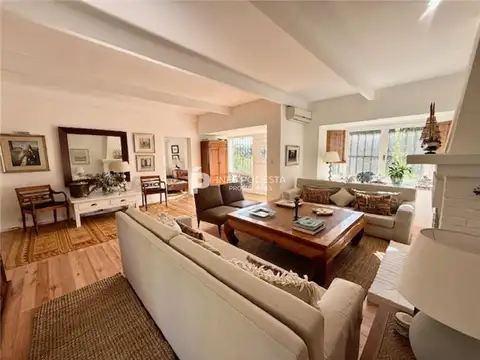 Casa en Alquiler de 4 dormitorios