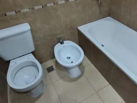 ALQUILER DE DEPARTAMENTO CON COCHERA