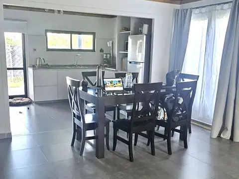 Casa 4 ambientes con 1 baño