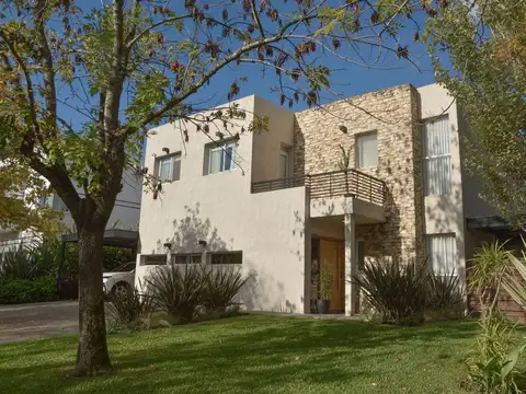 B. DE TODOS LOS SANTOS, B. SANTA CATALINA 5600