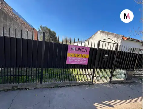 VENDO CASA EN MORENO CERCA ACCESO OESTE CON PARQUE Y PILETA