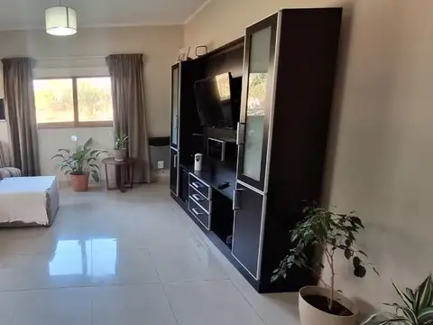 Casa 6 ambientes con 4 baños