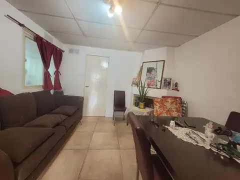Casa 4 ambientes con 1 baño