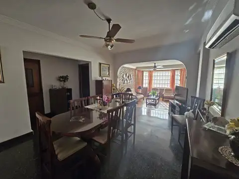 Casa en Venta en Villa Adelina, USD 270.000