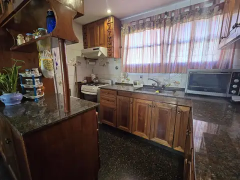 Casa 3 ambientes con 2 baños