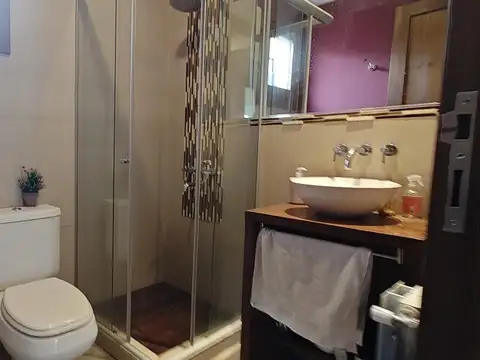 Casa 8 ambientes con 3 baños
