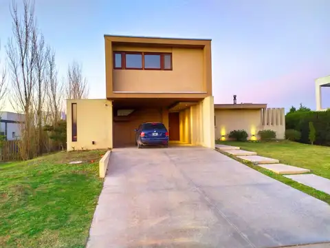 Casa en barrio cerrado Puerto Roldán