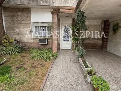 Casa en venta 6 ambientes en ciudadela con cochera