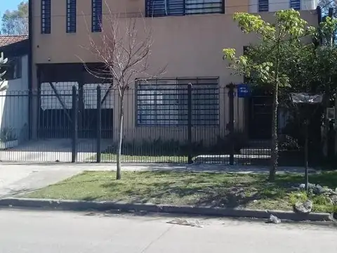 CASA / SUPER LUMINOSA / OPORTUNIDAD