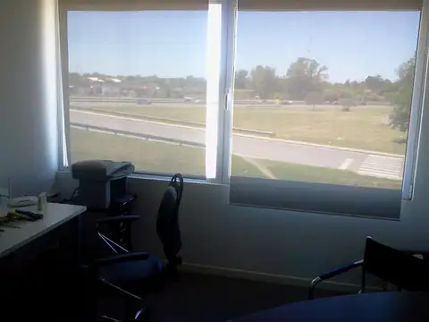 Oficina en Venta en Pilar, USD 40.000