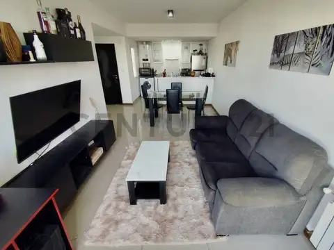 Espectacular departamento de 3 ambientes con cochera independiente.  SUM con par