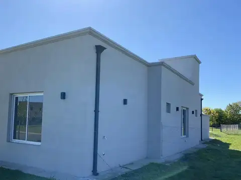 Casa 4 ambientes con 3 baños