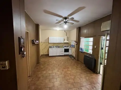 Depto Tipo Casa en Venta 50 años