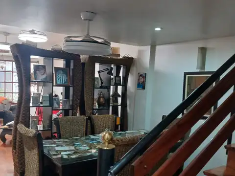 Depto Tipo Casa en Venta con 1 cocheras