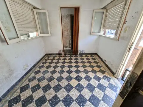  OPORTUNIDAD   CASA S/ LOTE PROPIO A REFACCIONAR EN LO MEJOR DE PARQUE CHAS