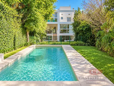 Casa racionalista con jardín y pileta en Olivos | 3 suites   playroom   4 cocheras