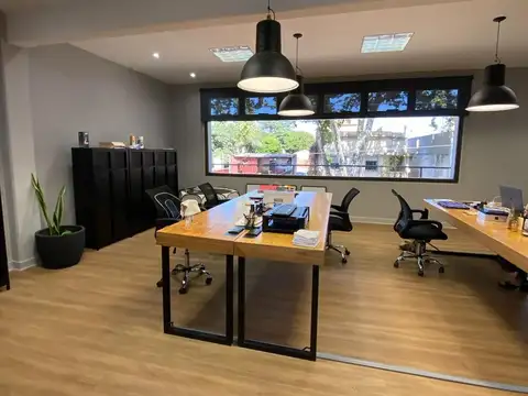 alquiler oficina con cochera y espacio deposito 1000m2