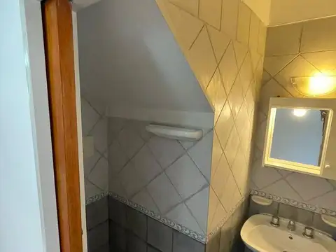 BAJAS EXPENSAS - A 50 Mts DE AV MOSCONI - VARIAS LINEAS DE COLECTIVOS- RAPIDO ACCESO A CAPITAL