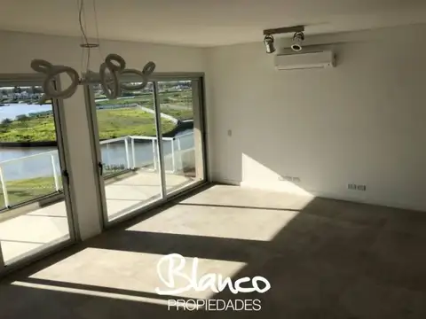 Departamento 4 ambientes con 3 baños