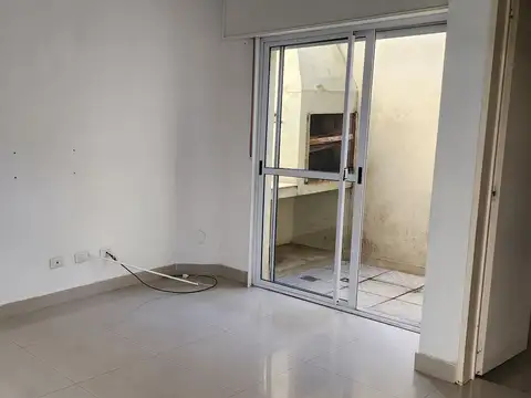 Depto Tipo Casa 2 ambientes con 1 baño
