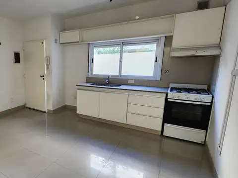 Depto Tipo Casa en Alquiler de 2 ambientes