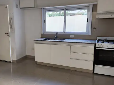 Depto Tipo Casa en Alquiler de 1 dormitorio
