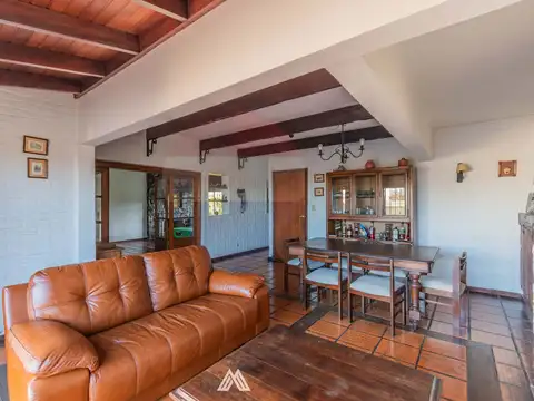 Vendo Casa en Punta Gorda 4 dormitorios Cochera
