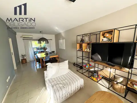 Casa en Venta con 3 cocheras