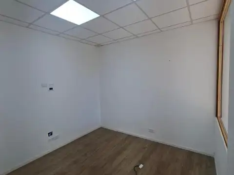 Oficina 4 ambientes con 1 baño