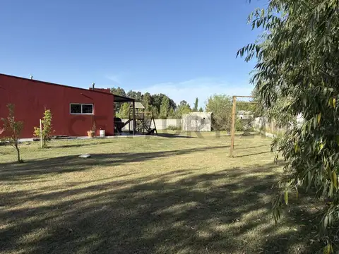 VENTA Casa Quinta de 4 Ambientes con Piscina y habitación en Suite con vestidor
