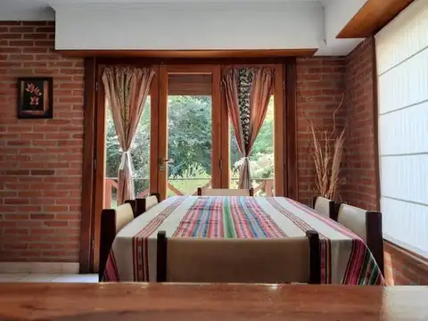 Casa 5 ambientes con 3 baños