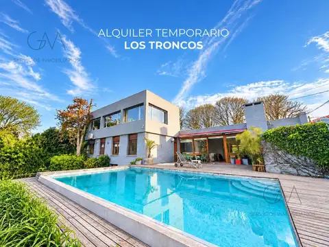 Casa de 7 Ambientes en Alquiler Temporal en Los Troncos