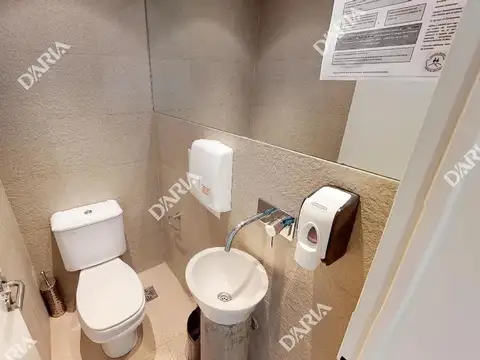 Oficina en Venta con 4 cocheras