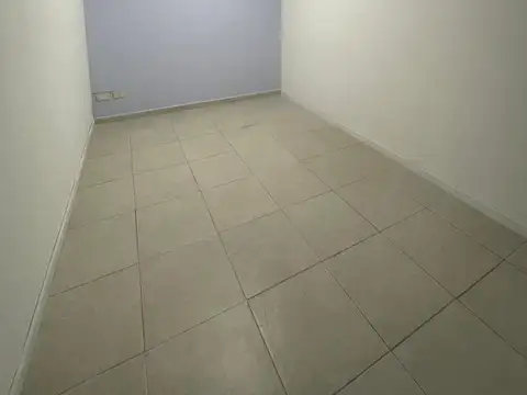 Oficina 4 ambientes con 1 baño