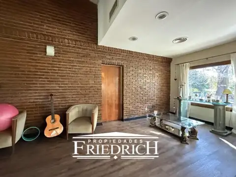 Casa en Venta en Highland Park Country Club, USD 798.000