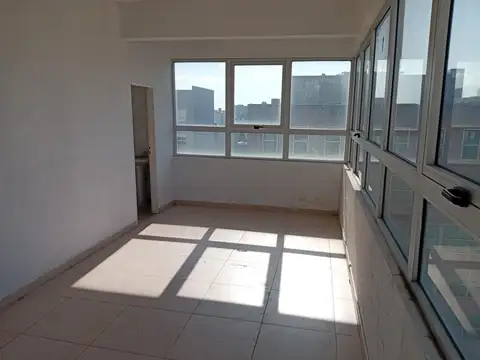 Oficina en alquiler, piso entero en Caseros