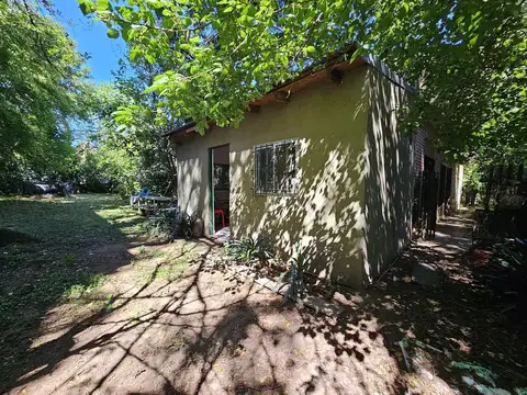 Venta en block Excelente oportunidad de inversión 330m2 total a galpón uso industrial viviendaRuta 8